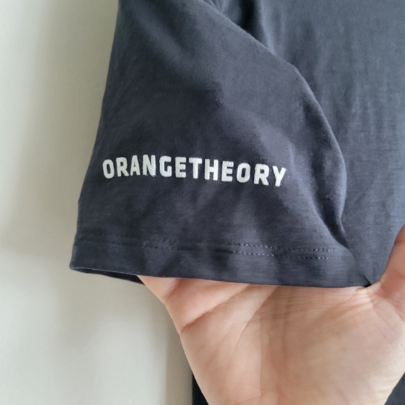 NIKE Orangetheory Twisted Front Crop Tee - Picture 5 of 6